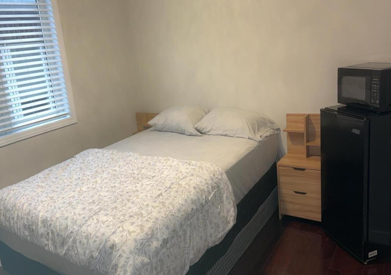 Beautiful Private Room Near Toronto Pearson Airport Brampton Exterior foto